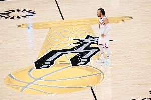 不溢价不摆烂不轮休！前球员赞布伦森：他是当今NBA的一股清流！